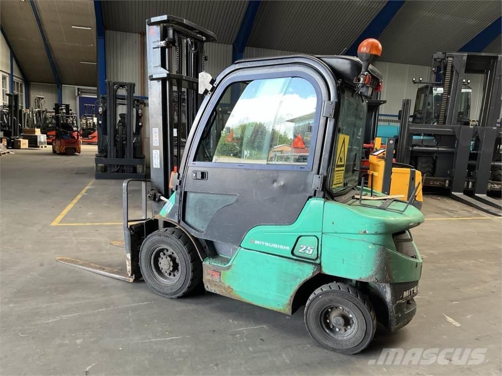Mitsubishi FD25N Dyzeliniai krautuvai