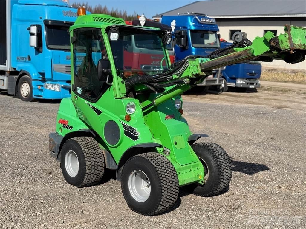 Avant 640 DLX Mini krautuvai