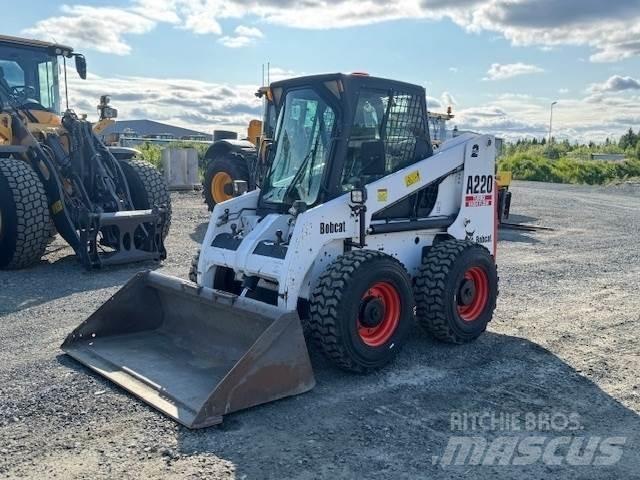 Bobcat A220 Krautuvai su šoniniu pasukimu