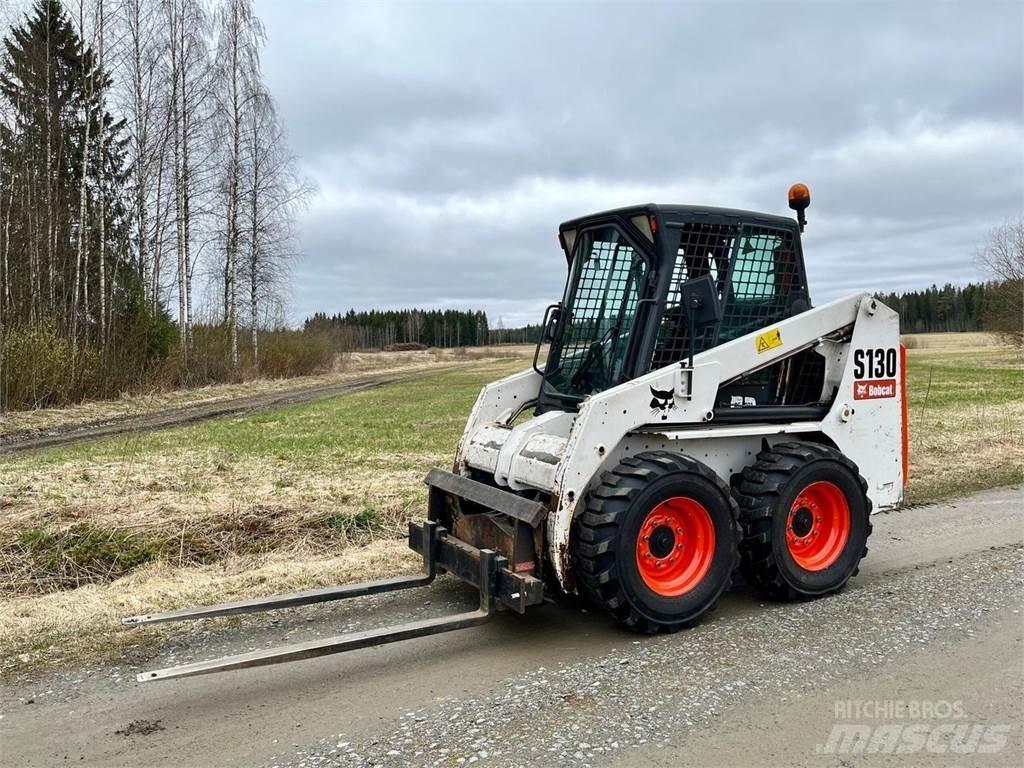 Bobcat S130 Krautuvai su šoniniu pasukimu
