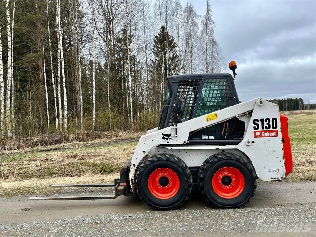 Bobcat S130 Krautuvai su šoniniu pasukimu
