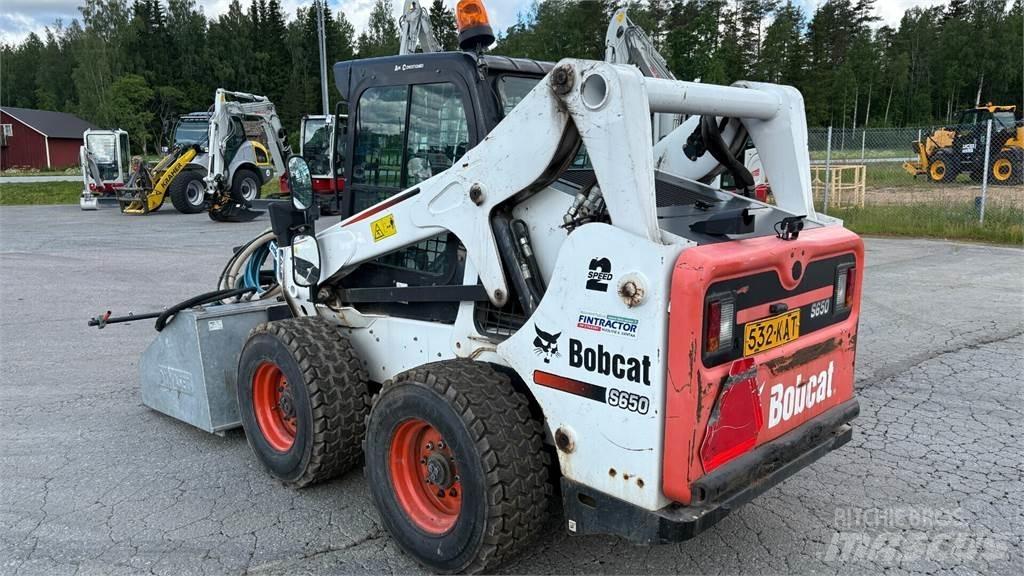 Bobcat S650 Krautuvai su šoniniu pasukimu