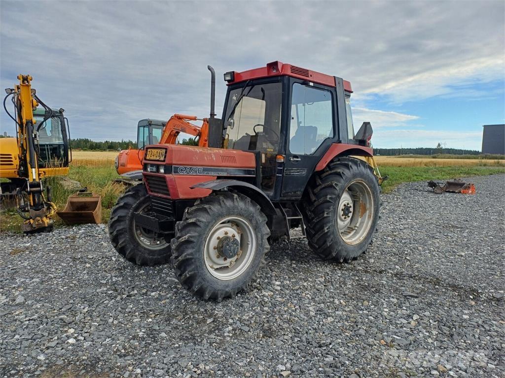 Case IH 685XL Traktoriai