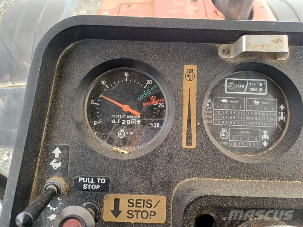 Case IH 685XL Traktoriai
