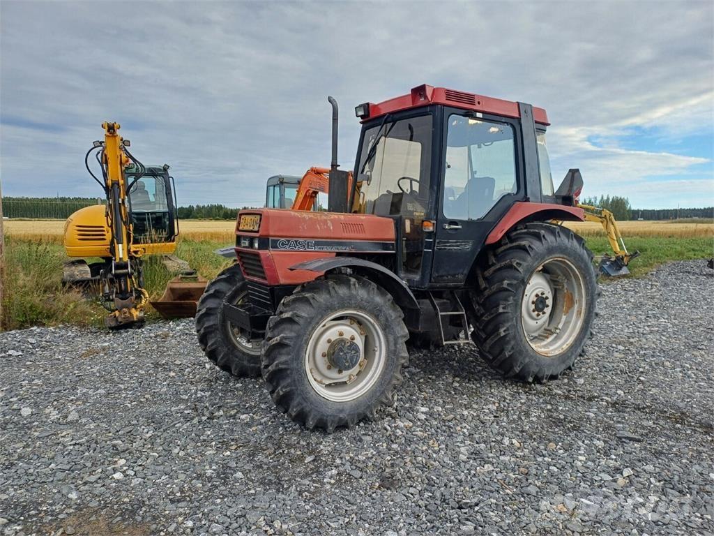 Case IH 685XL Traktoriai