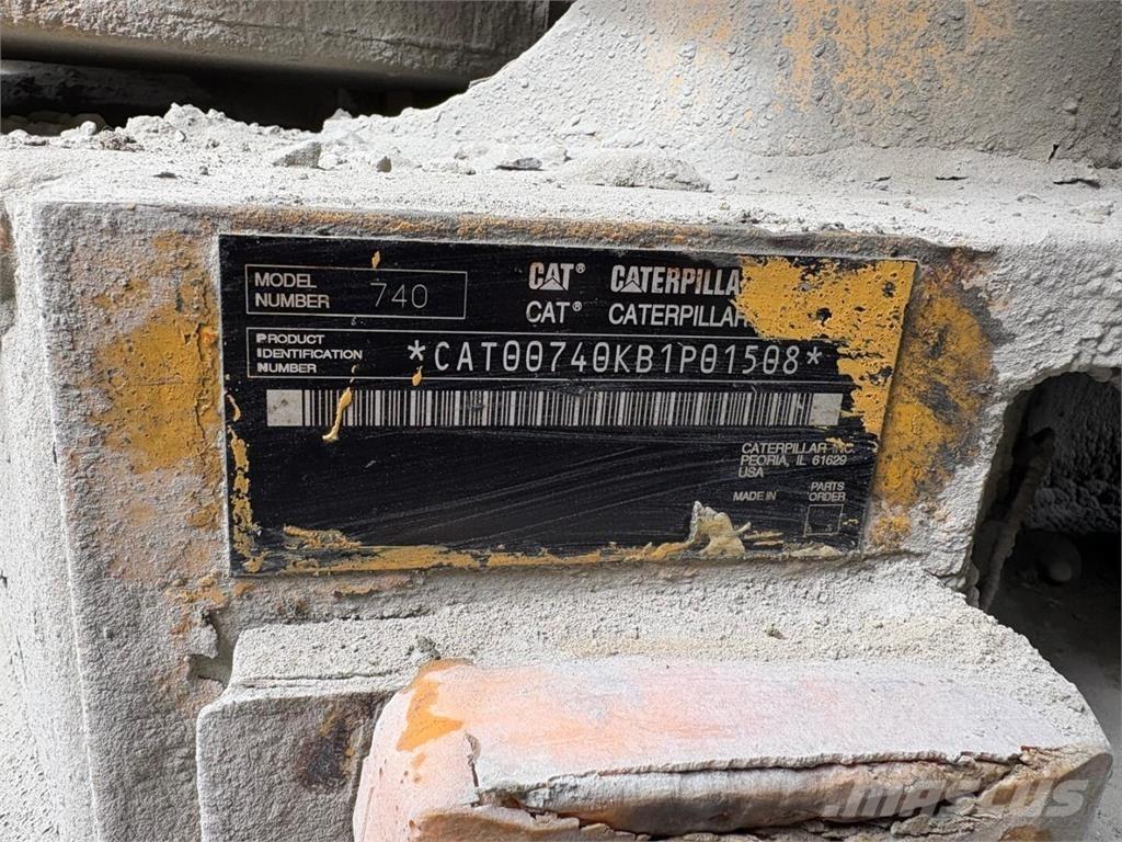 CAT 740 Karjeriniai savivarčiai