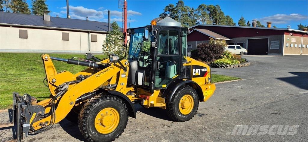 CAT 906M Naudoti ratiniai krautuvai