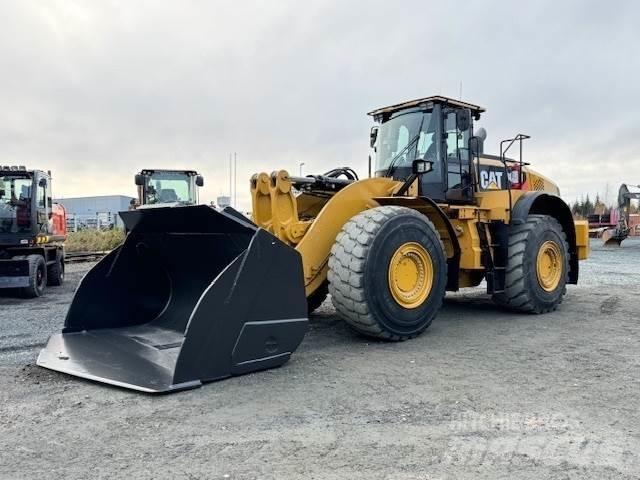 CAT 982M Naudoti ratiniai krautuvai
