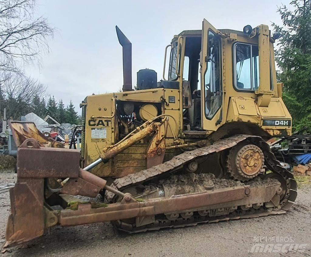 CAT D 4 H Statyba - Kita