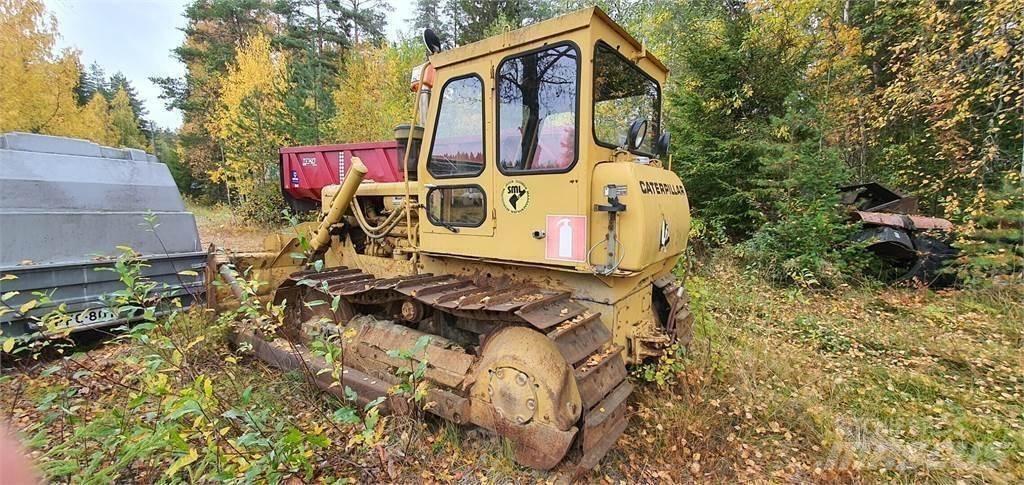 CAT D4D Statyba - Kita