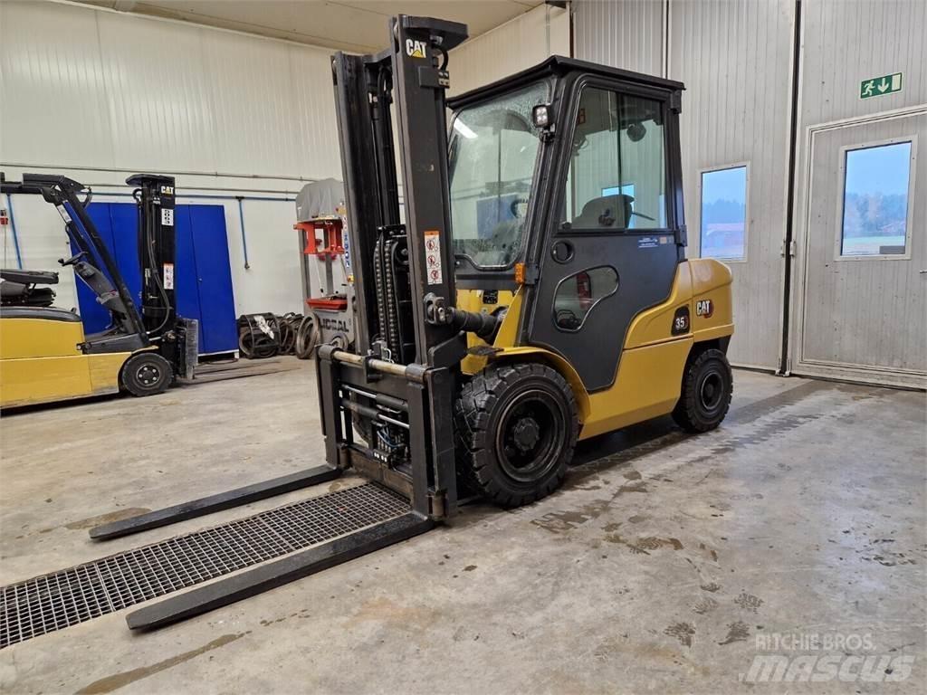 CAT DP35NT Dyzeliniai krautuvai