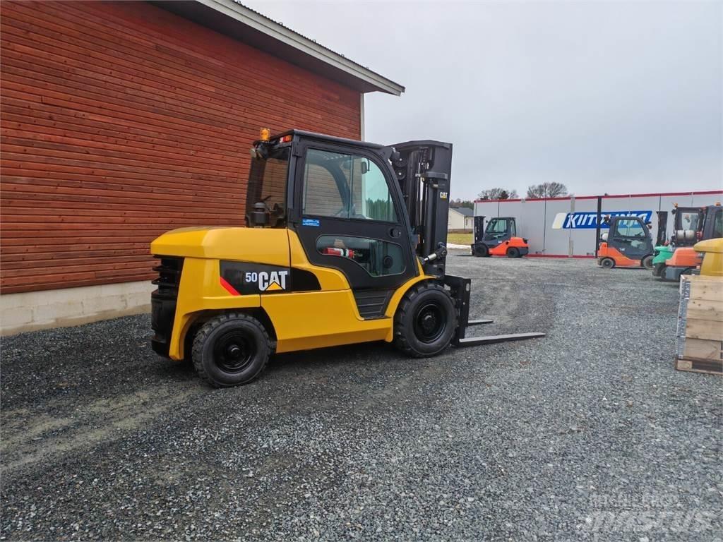 CAT DP50NT Dyzeliniai krautuvai