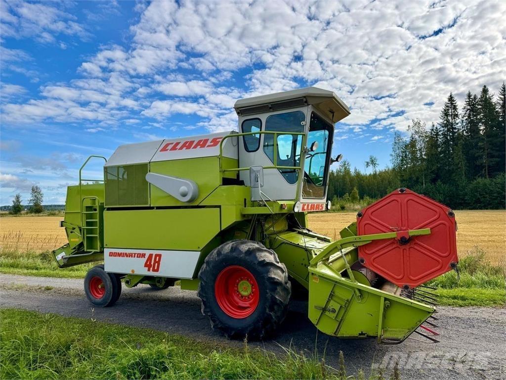 CLAAS 48 Derliaus nuėmimo kombainai