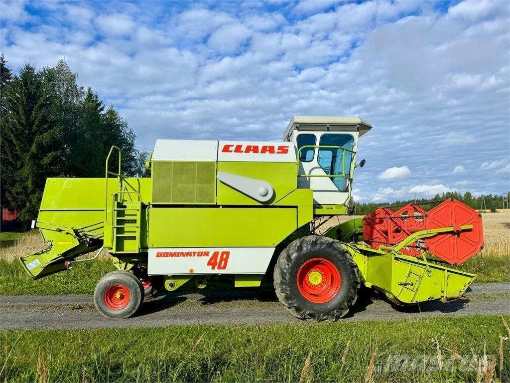 CLAAS 48 Derliaus nuėmimo kombainai