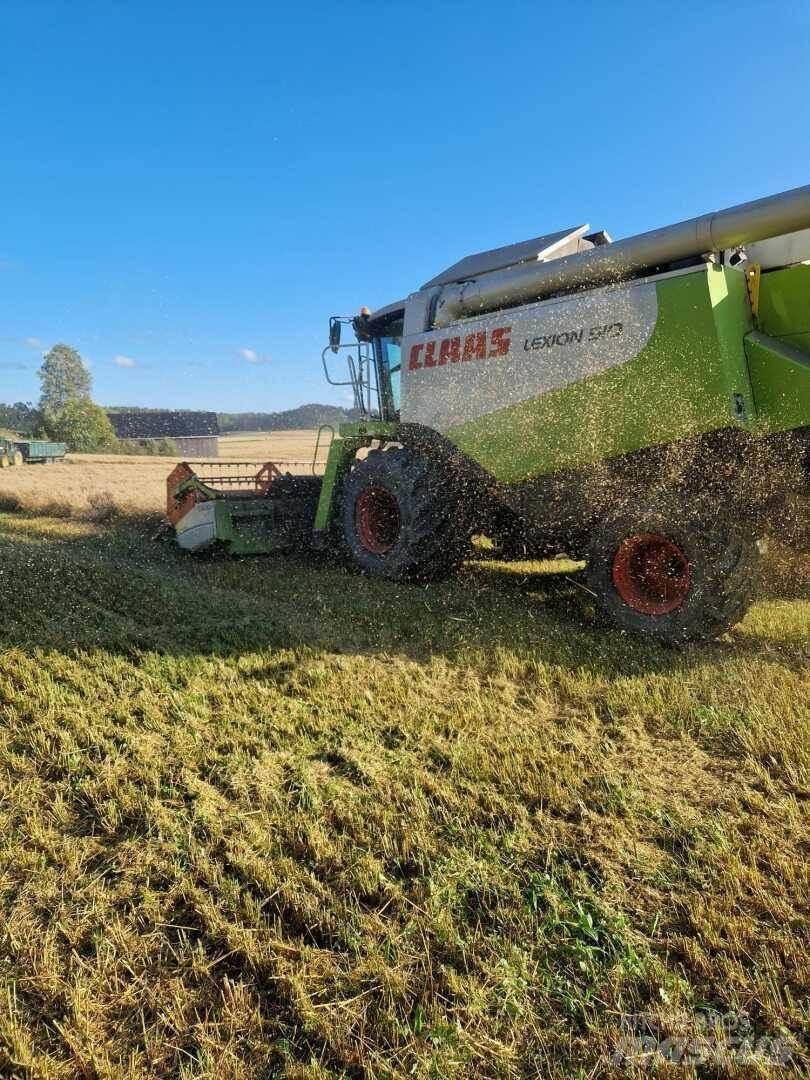 CLAAS LEXION 510 Derliaus nuėmimo kombainai