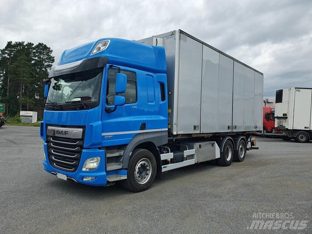 DAF CF530 6x2 -19 Konteinerių nuožulnaus pakėlimo ant platformos krautuvai