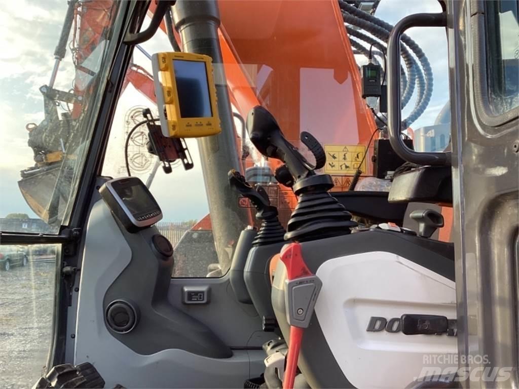 Doosan DX235 LCR Vikšriniai ekskavatoriai