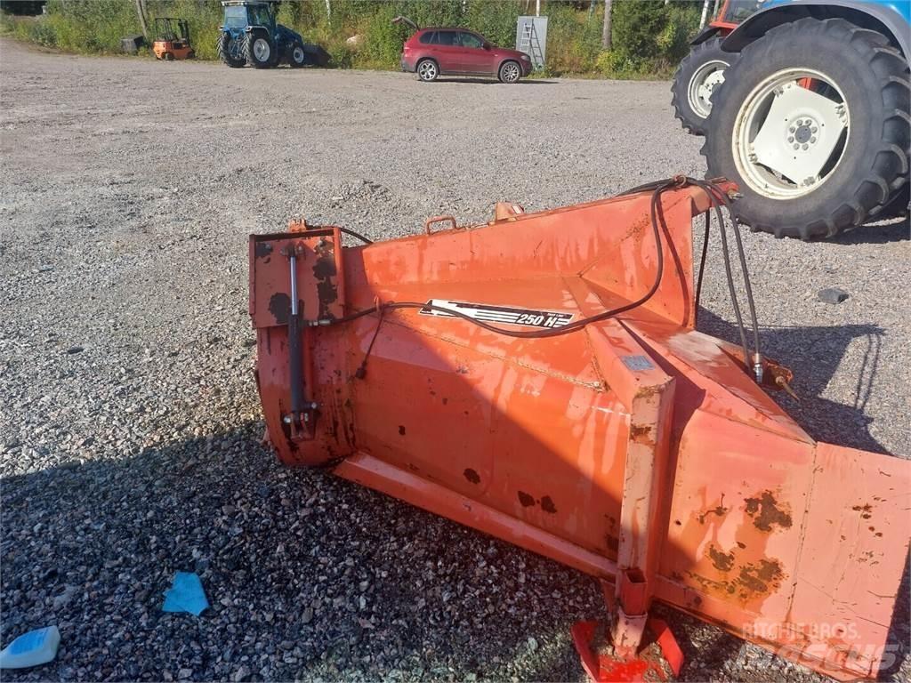 Esko 251 Kita kelių ir sniego technika