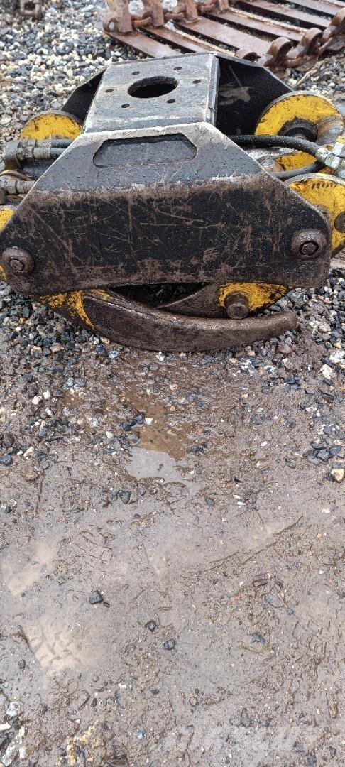  Grippen risukoura Griebtuvai