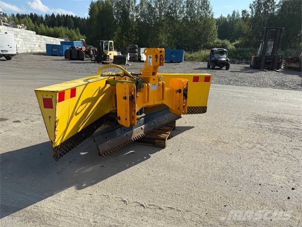 Hese HE 100-32 Kita kelių ir sniego technika