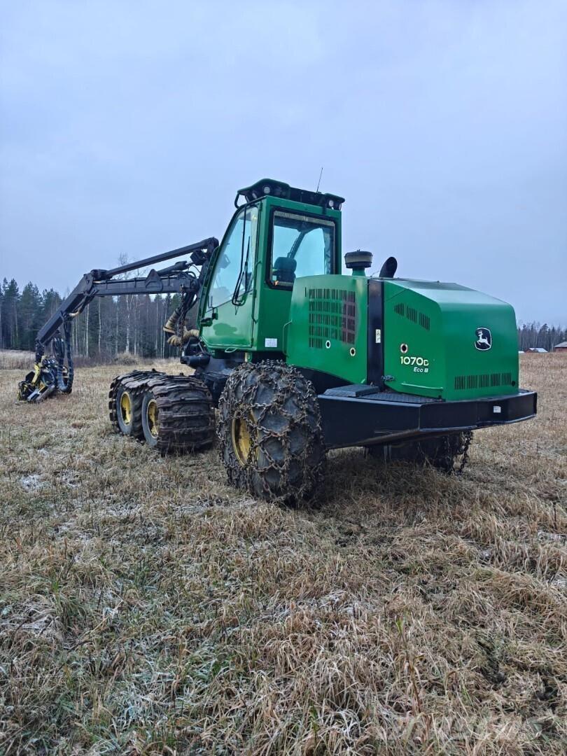 John Deere 1070 D Miško technika (Harvesteriai)