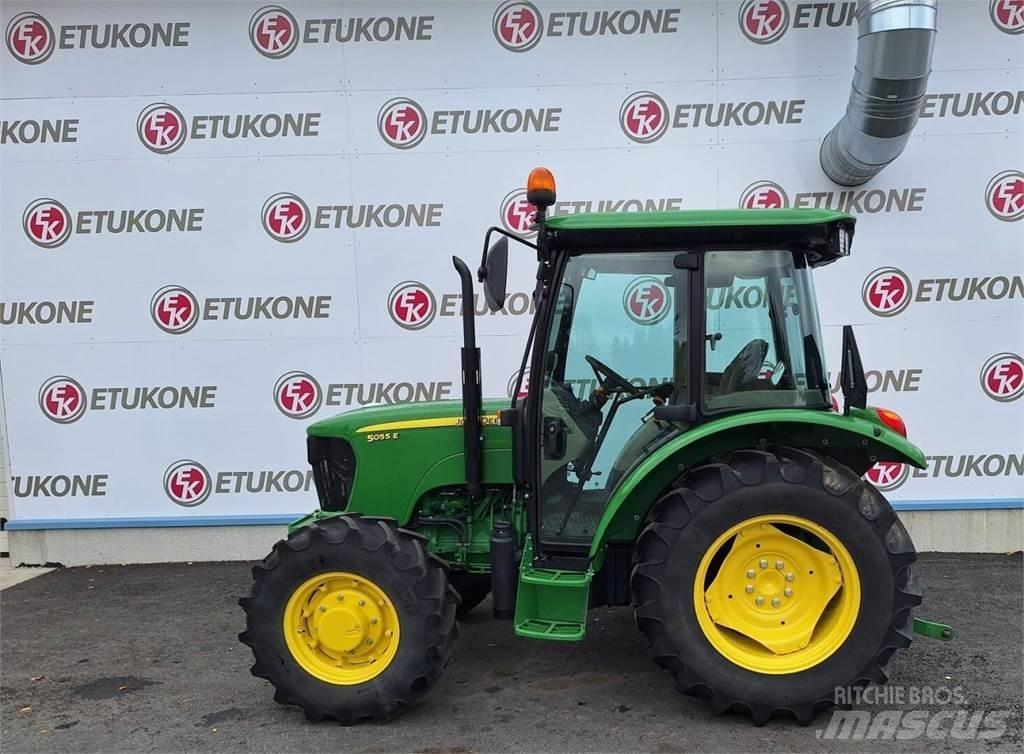 John Deere 5055e Traktoriai