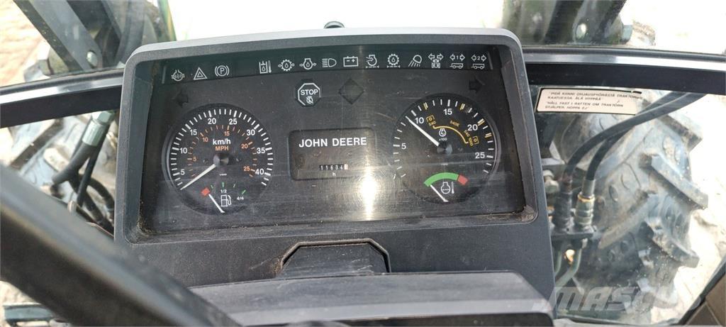 John Deere 6400 Traktoriai