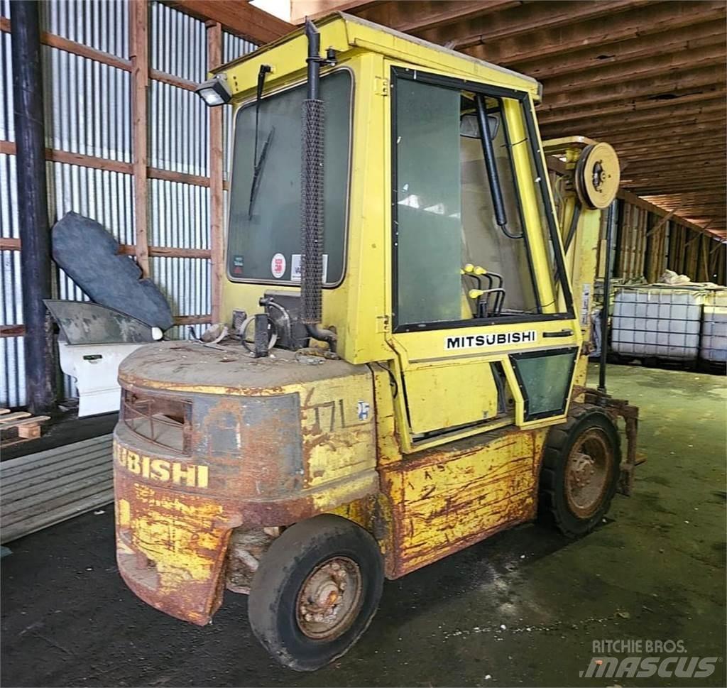 Mitsubishi FD25 Dyzeliniai krautuvai