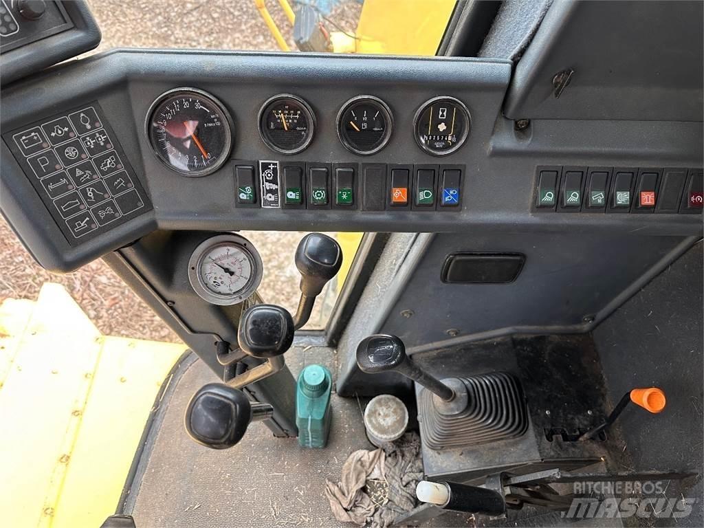 New Holland TC56 Derliaus nuėmimo kombainai