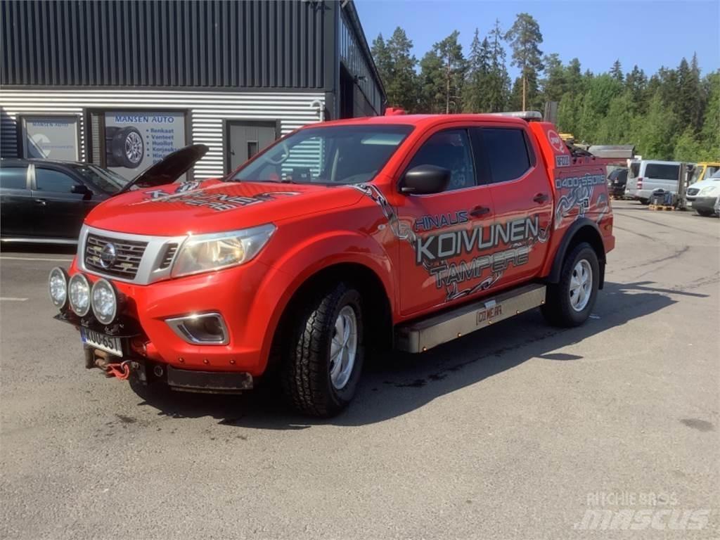 Nissan Navara 4X4 Autovežių priekabos