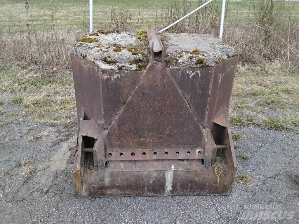  Omavalmiste Kiti naudoti traktorių priedai
