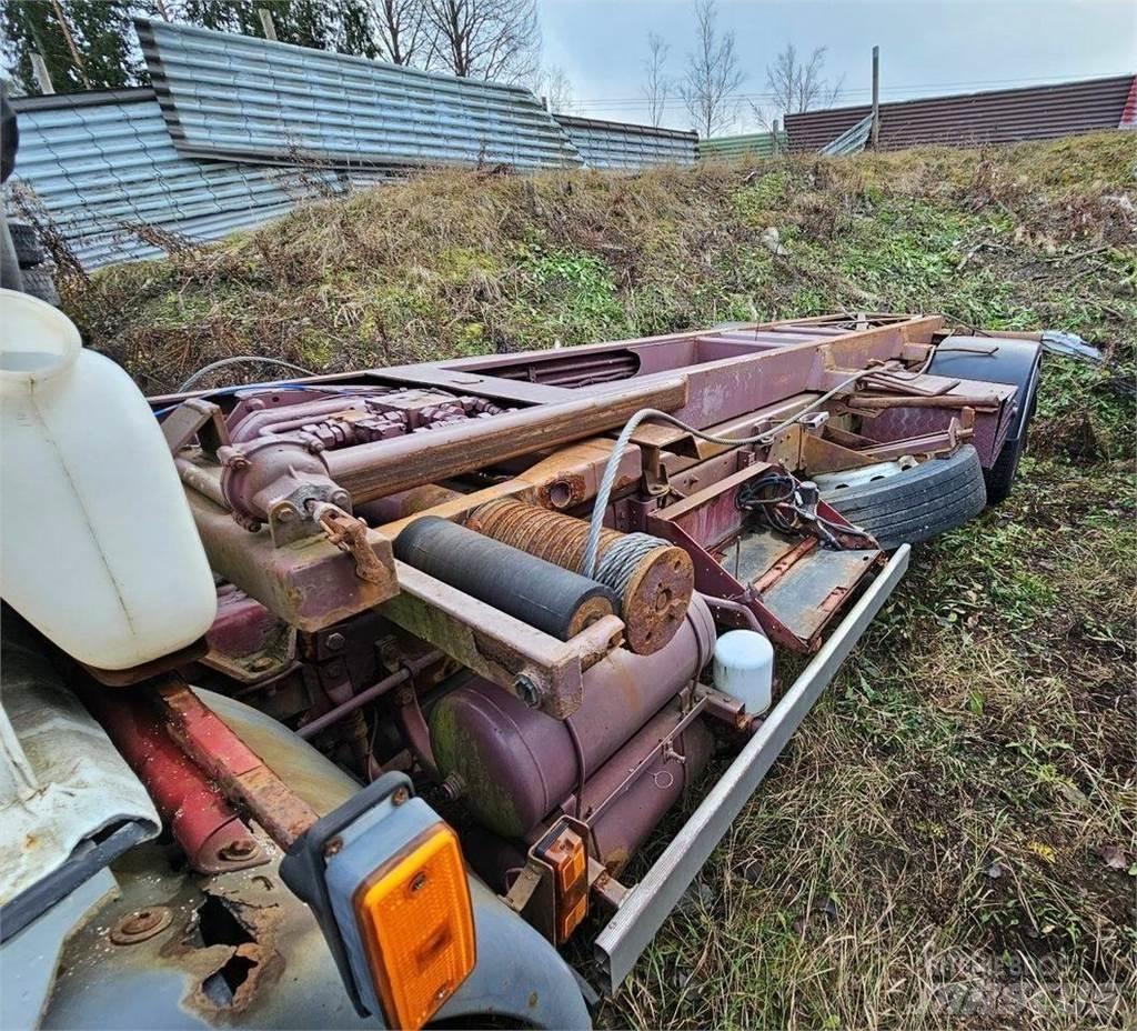Renault M230ti Sunkvežimiai su keliamuoju kabliu