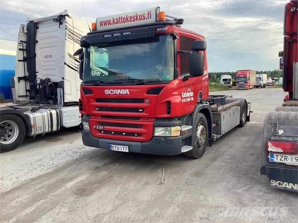 Scania P 320 Sunkvežimiai su keliamuoju kabliu