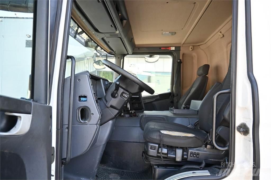 Scania P320 4x2 Sunkvežimiai su dengtu kėbulu