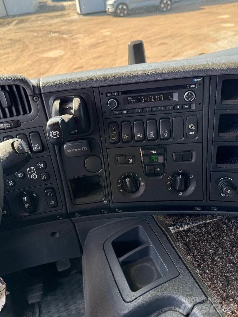Scania P370 Automobiliniai kranai