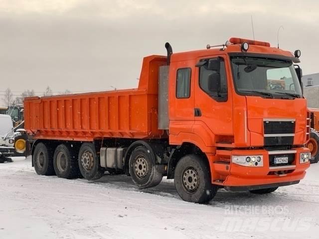 Sisu C600 E15M Savivarčių priekabų vilkikai