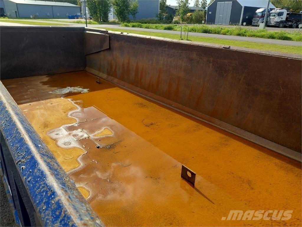 Sisu Kasettilava Savivarčių priekabų vilkikai