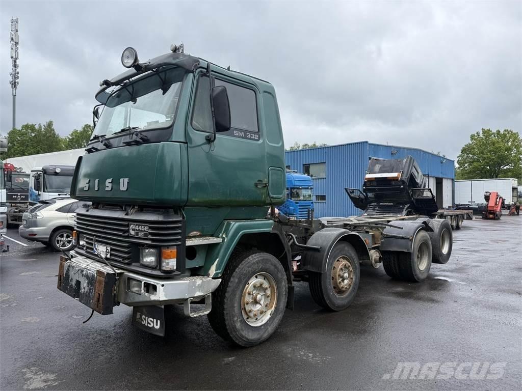 Sisu Sm332 8x2 Važiuoklė su kabina