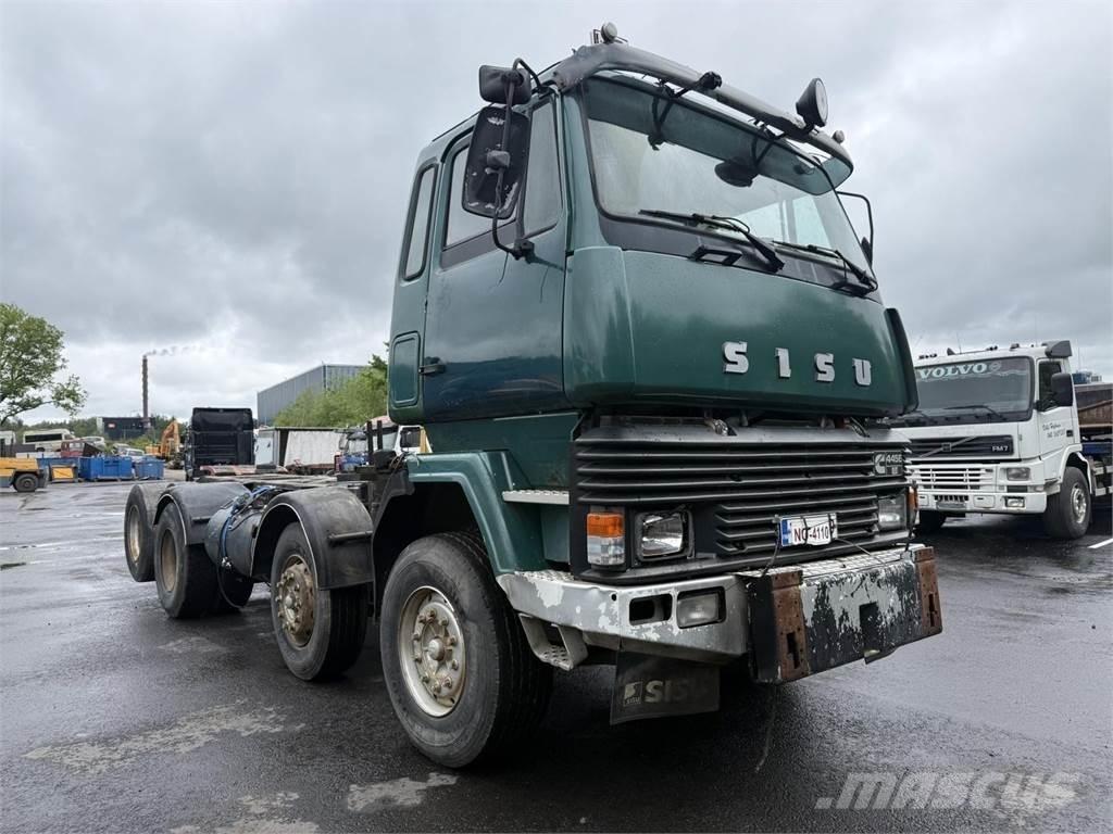 Sisu Sm332 8x2 Važiuoklė su kabina