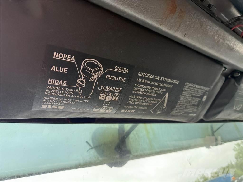 Sisu Sm332 8x2 Važiuoklė su kabina