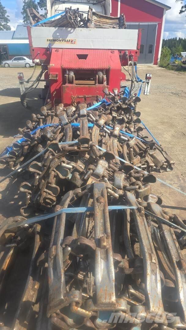  Teloja Grandinės, vikšrai ir važiuoklės