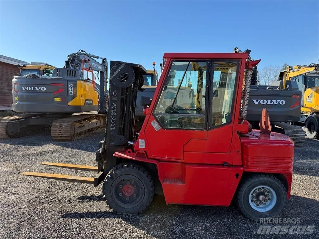 Toyota 02-5 FD35 Dyzeliniai krautuvai