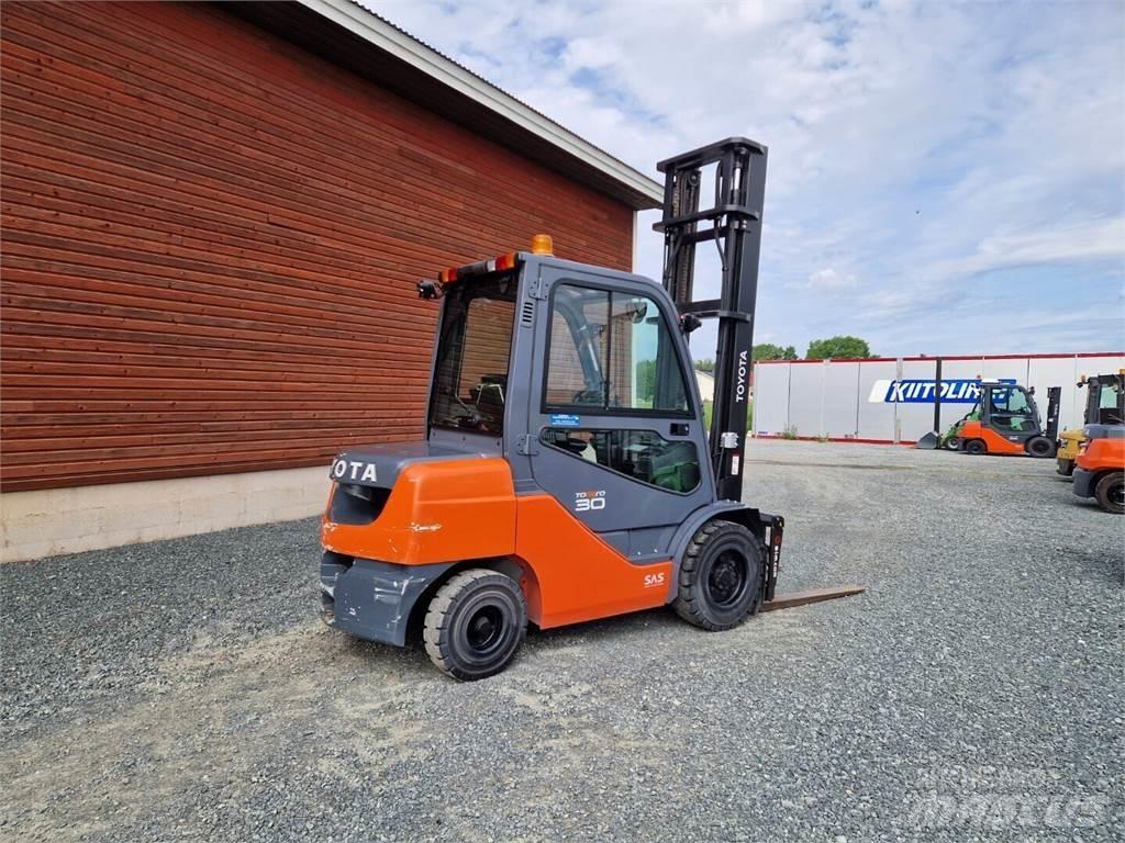 Toyota 02-8FDF30 Dyzeliniai krautuvai