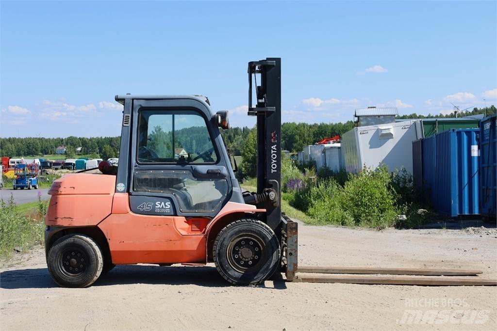 Toyota 7FD40 Dyzeliniai krautuvai