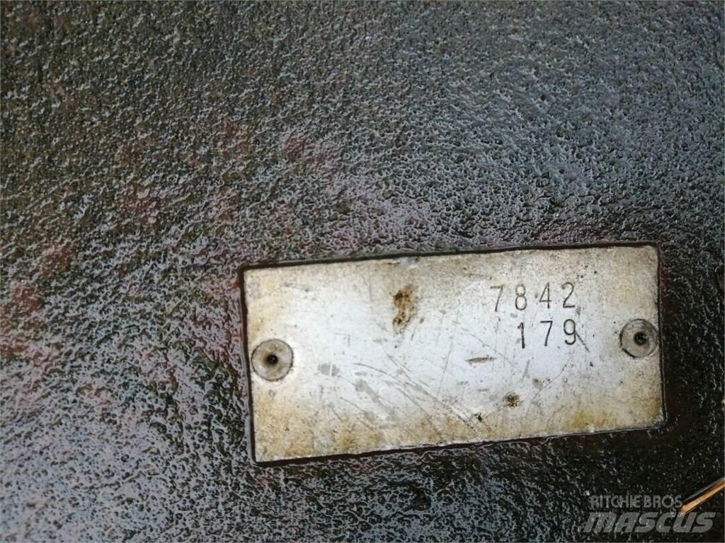  Tukkikoura Kiti naudoti statybos komponentai