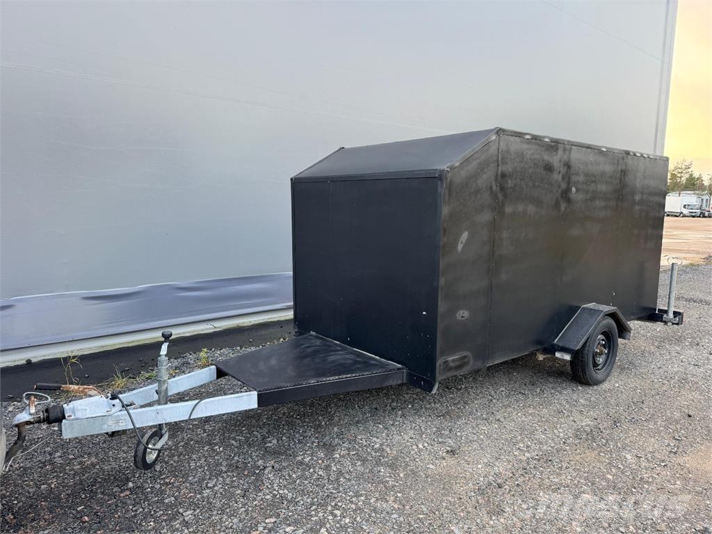  Umpiperäkärry Lengvos priekabos