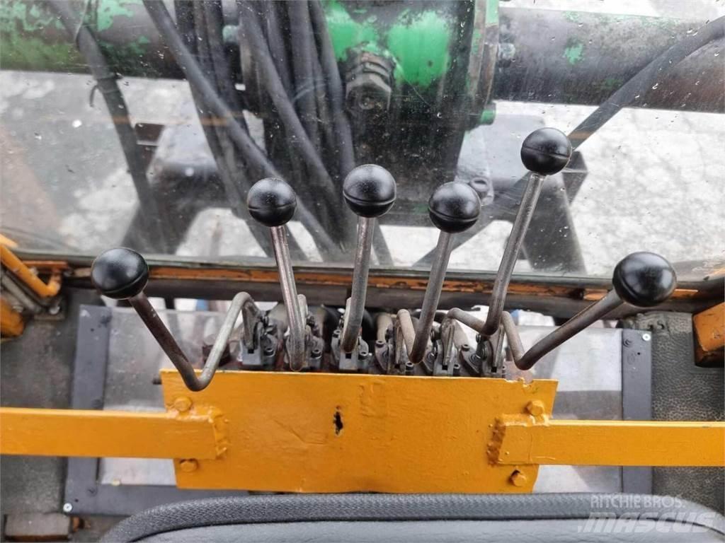 Valmet 802-4 Traktoriai