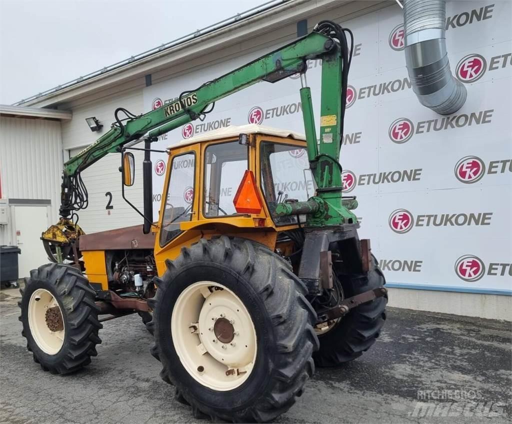 Valmet 802-4 Traktoriai