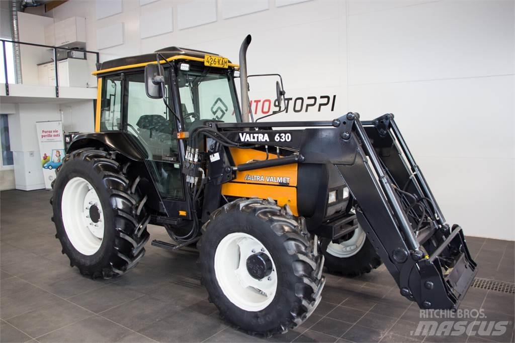 Valtra 800 Traktoriai