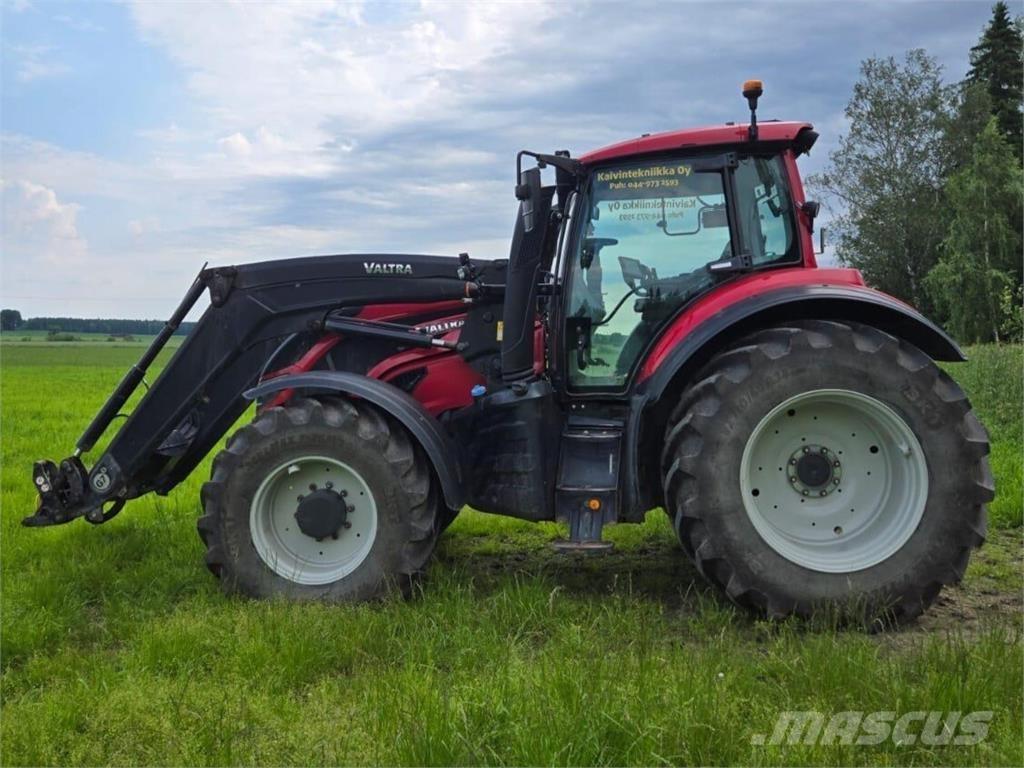 Valtra T144 Versu Traktoriai